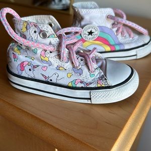 Size 7 toddler converse high tops